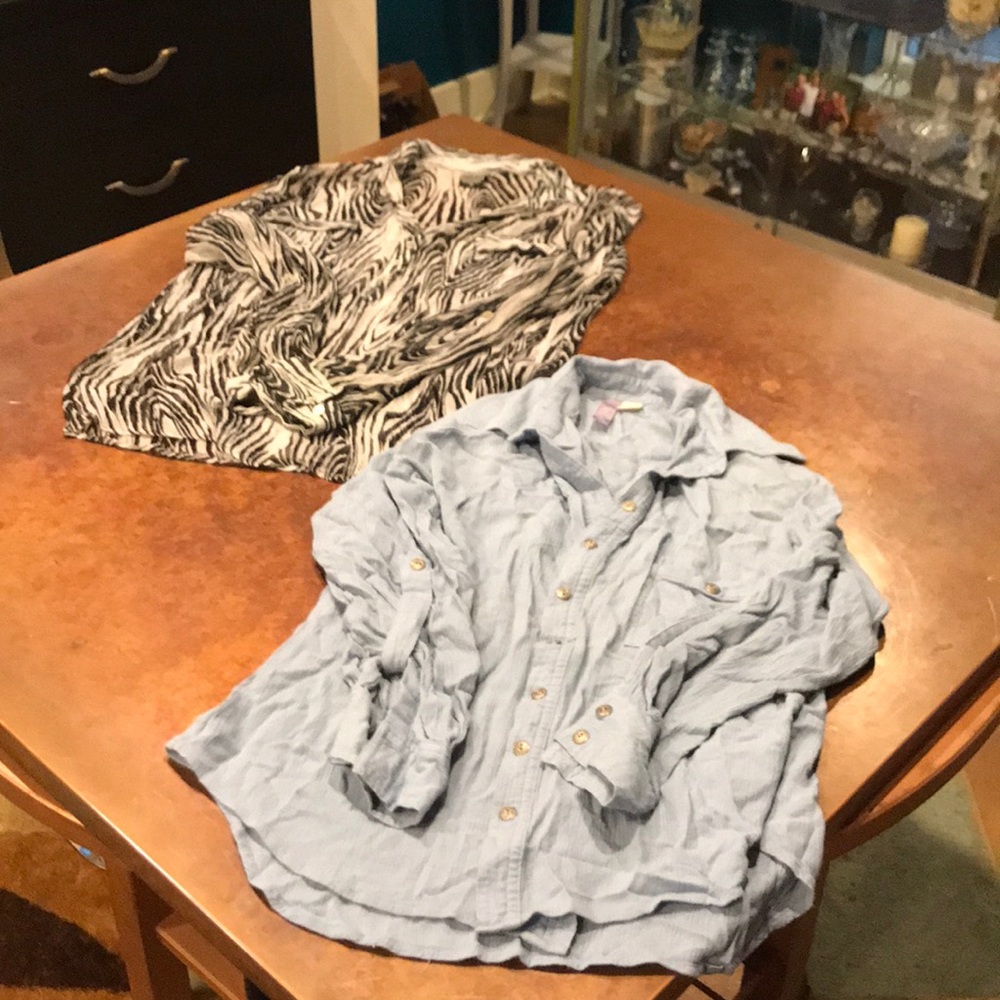 Set of two blouses.